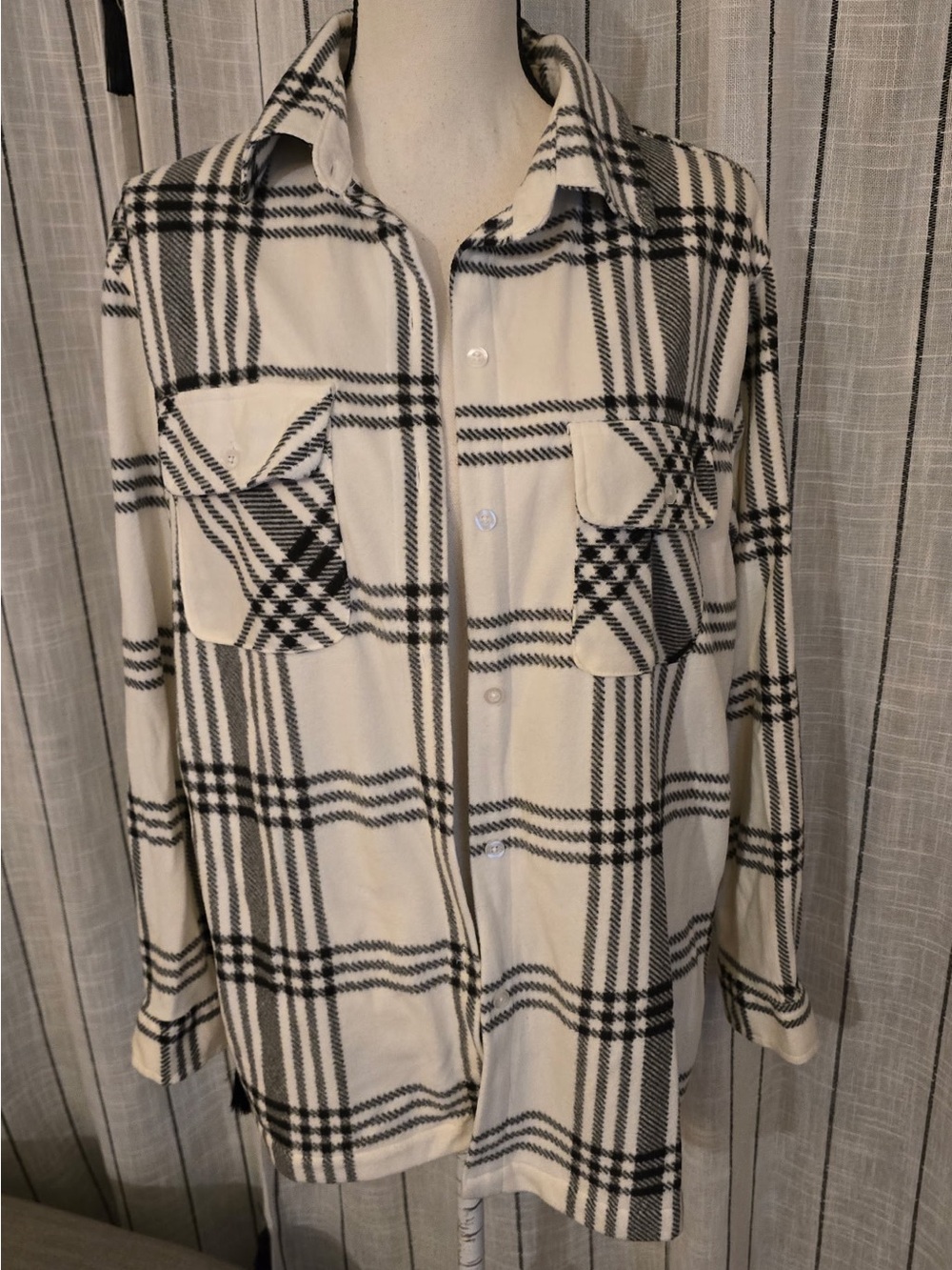 Women’s Black & Cream Plaid Button-Down Shirt